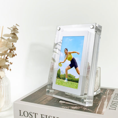 CrystalFrame – Acryl Digitalrahmen mit Video-, Foto- & Musik-Playback