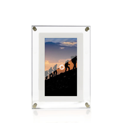 CrystalFrame – Acryl Digitalrahmen mit Video-, Foto- & Musik-Playback